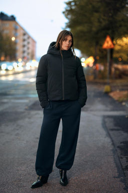 WATER-REPELLENT AND WINDPROOF HOODED JACKET