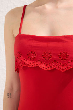 K?rm?z? Brode Detayl? Bodycone/Vucuda Oturan Midi Orme Elbise TWOSS25EL00356 - Trendyolmilla фото 5