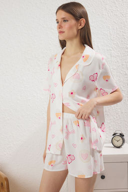 Trendyolmilla Cok Renkli Eglence Desenli Viskon Sortlu Dokuma Pijama Tak?m? THMSS25PT00311