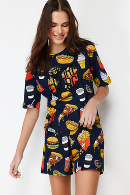 Trendyolmilla Lacivert-Cok Renkli Slogan Nak?sl? Sortlu Orme Pijama Tak?m? THMSS24PT00104