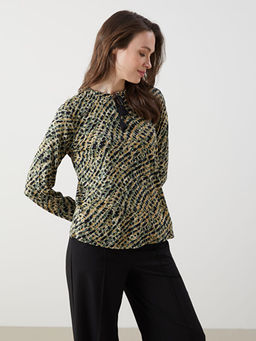 Ba?lamal? Yaka Etnik Desenli Bluz