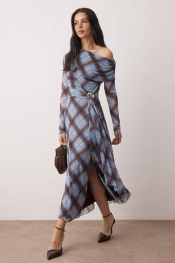 Ekoseli Akseusar Detayl? Astarl? Tul Asimetrik Yaka Y?rtmacl? Esnek Maxi Orme Elbise TWOAW26EL00320