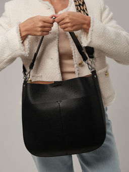 Сумка кожаная на плечо Azaro 30868 черный