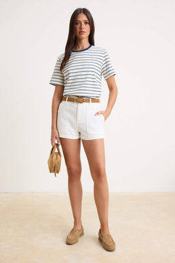 Beyaz Cep Detayl? Yuksek Bel Orta Esnek Mini Denim Sort TWOSS26SR00160 - Trendyolmilla фото 2