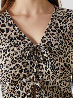 V Yaka Leopar Desenli Kad?n H?rka