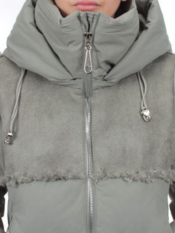 23-696 OLIVE Куртка зимняя женская (холлоффайбер 150 гр., искусственная дубленка) - Фабричный китай фото 4