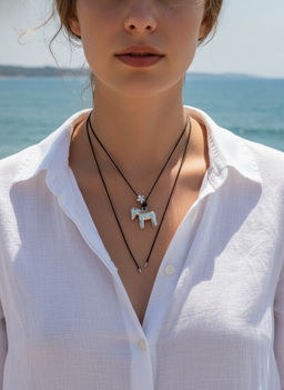 Подвеска на шнурке