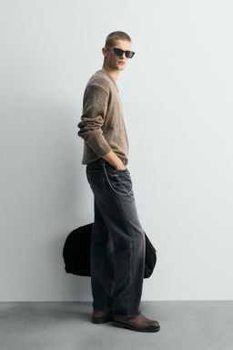 LIMITED EDITION V-NECK SWEATER - Zara фото 4