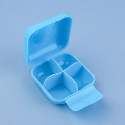 Цена за 3 шт. Таблетница, 7×7×3.5 см, 4 секции, голубая