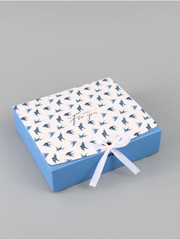 Цена за 2 шт. Коробка подарочная самосборная Only for you, 20×18×5 см, с лентой