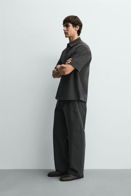 CAMISA ESTRUCTURA BOLSILLO / Gris / Tostado
