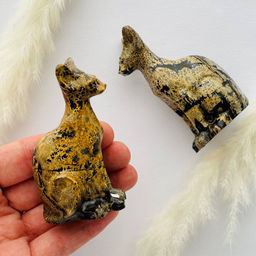 Кошка резная из дендритовой Яшмы