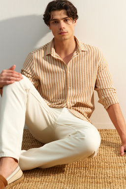TRENDYOL MAN Premium Lacivert Regular Fit Cizgili Dokulu Keten Gorunumlu Gomlek TMNSS23GO00062