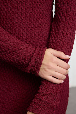 TRENDYOLMILLA Bordo Duz Dokulu Fitted/Vucuda Oturan Maxi Orme Elbise TWOAW25EL00097  фото 12