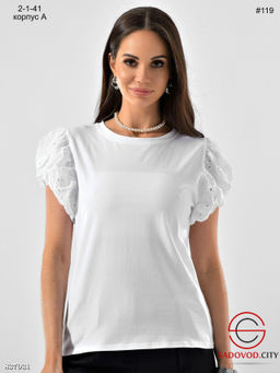 Футболка женская с вышитыми рукавами