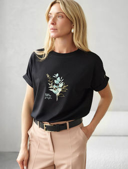 Футболка из премиального хлопка с авторским принтом