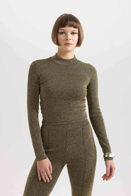 Футболка узкого кроя с полуводолазкой и длинными рукавами