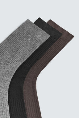 3-PACK OF RIBBED SOCKS