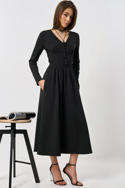 Платье прилегающего силуэта из трикотажа с длинным рукавом черное