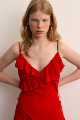 Платье из шифона c асимметричным низом