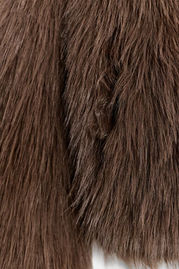 ABRIGO CORTO EFECTO PELO ZW COLLECTION / Marr?n - Zara фото 7