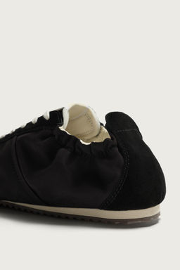 ZAPATILLA ESTILO RETRO / Negro - Zara фото 4