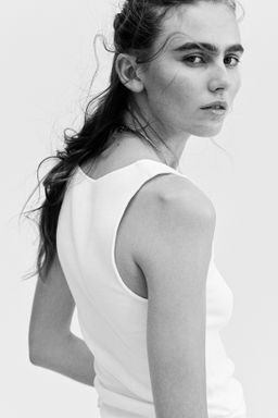 Top con detalle de encaje - H&m фото 7