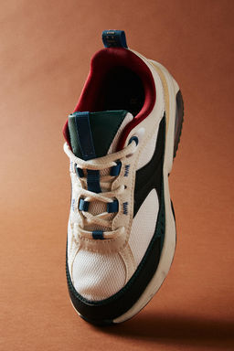 TRAINERS WITH AIR CUSHION