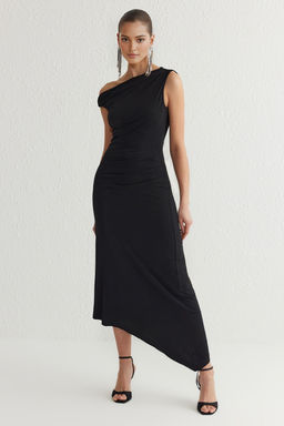 TRENDYOLMILLA Siyah Asimetrik Yaka Orme Elbise TPRSS25EL00102