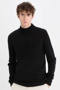 Standart Fit Yar?m Bal?kc? Yaka Triko Kazak