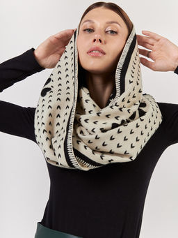 в СОСТАВЕ ШЕРСТЬ и КАШЕМИР Большой, мягкий, теплый однотонный двусторонний палантин. - Tantino фото 7