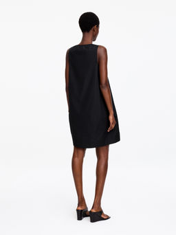 Vestido con escote de pico y fruncidos