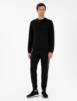 Черные спортивные штаны обычного кроя