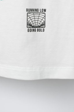 GRAFFITI SLOGAN T-SHIRT