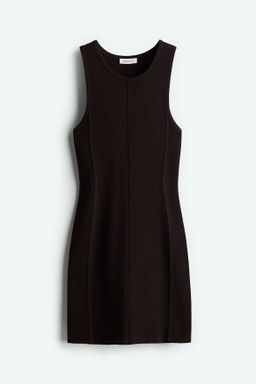 Vestido con espalda cut-out