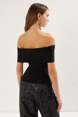 Siyah Carmen Yaka V Aksesuar Detayl? Orme Bluz TPRSS25BZ00014 - Trendyolmilla фото 5