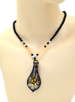 Подвеска из муранского стекла листик 30*60мм, цв.кремовый, 46см