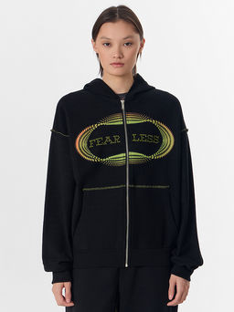 Толстовка женская черная с надписью Fear less