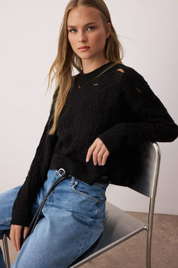 Siyah Yumusak Dokulu Genis Kal?p Ajurlu/Delikli Triko Kazak TWOAW26KZ00124