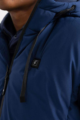 Водоотталкивающее пальто приталенного кроя с капюшоном DeFactoFit с подогревом  фото 8