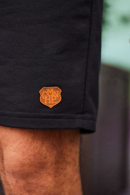 Siyah Regular/Normal Kesim K?sa Boy PU Etiketli Lastik Belli Bagc?kl? Sort TMNSS22SR0403