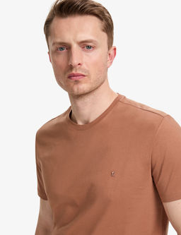 A__k Kahverengi Slim Fit %100 Pamuk Bisiklet Yaka Basic Ti__rt