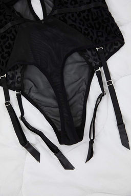 Siyah Mesh Fitted Jartiyer Animal Kaps?z Body THMAW26BD00008 - Trendyolmilla фото 6