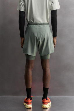 PANTALONES CORTOS ENTRENAMIENTO 2 EN 1 B?SICOS / verde lavado