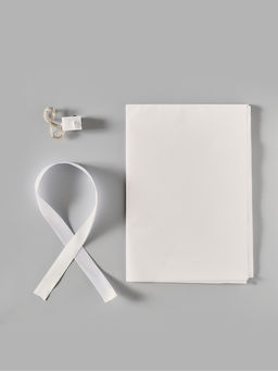 Коробка подарочная пластиковая с тишью и гирляндой «Поздравляю», 16.5 х 12 х 5 см