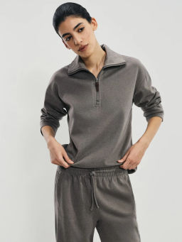 Джемпер на молнии с отложным воротником / Zarina