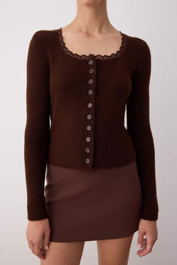 Tas Crop Dantel Garnili Kare Yaka Yumusak Dokulu Fitted/Vucudu Saran Triko H?rka TWOAW26HI00061 - Trendyolmilla фото 3