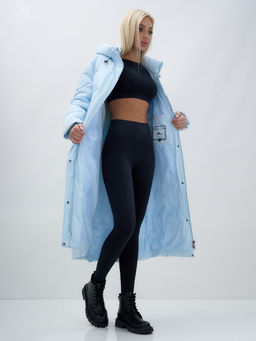 Пальто утепленное стеганное зимнее с капюшоном женское голубого цвета 9609Gl - Mtforce фото 18