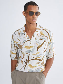 Regular Fit Resort Yaka K?sa Kollu Desenli Poplin Erkek G?mlek