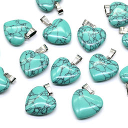 Кулон в виде сердца 20*20мм из бирюзы имитация